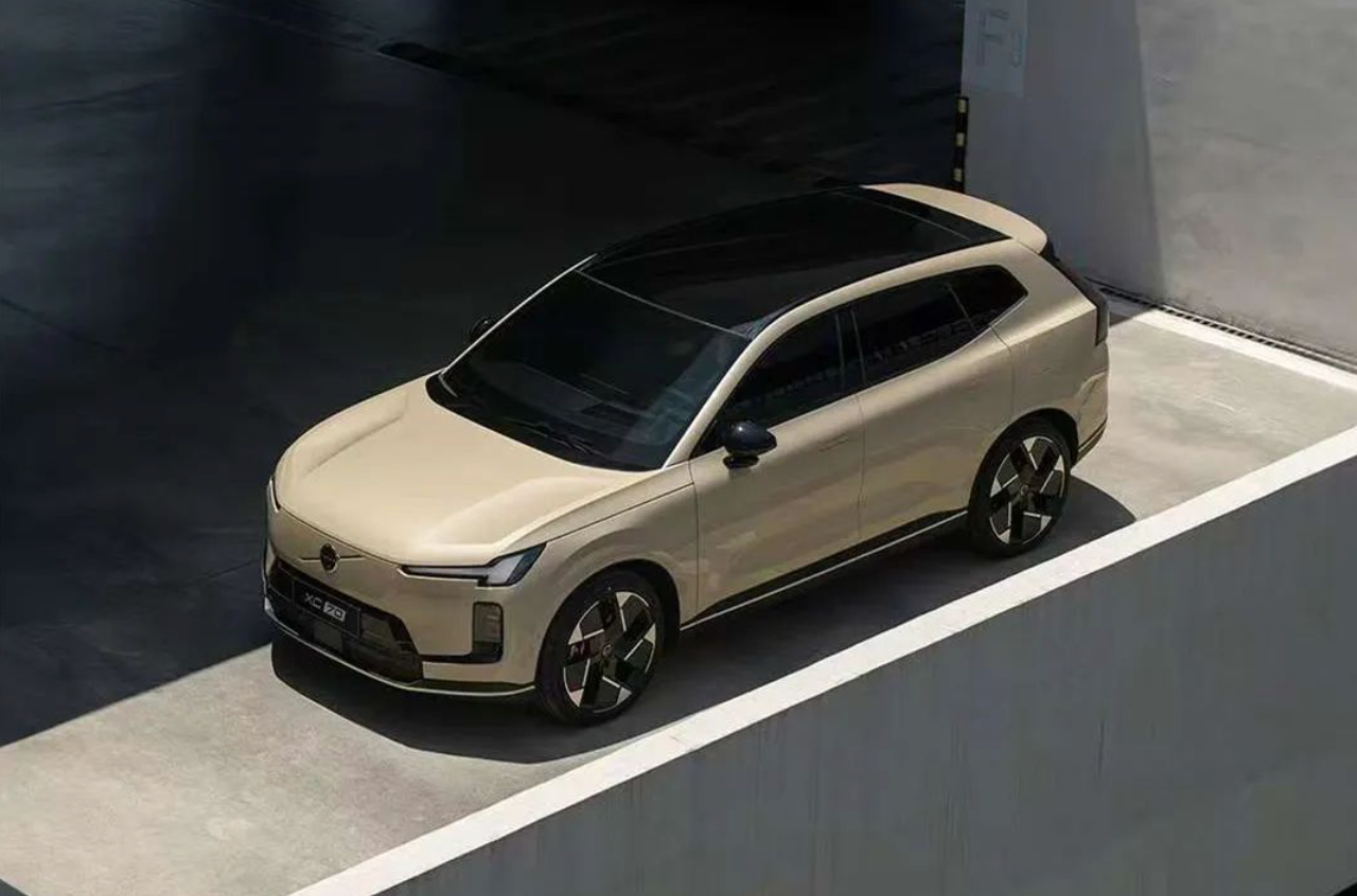 In the second half of the year, Volvo chose to completely sinicize