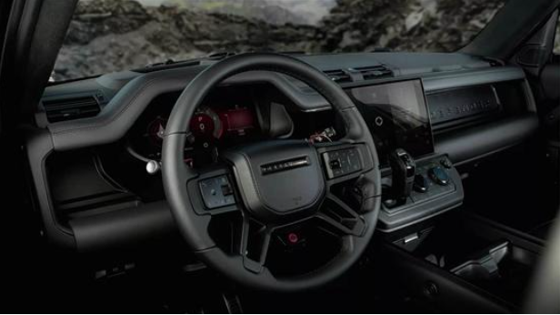 Full blackening Land Rover Defender OCTA Black official picture released