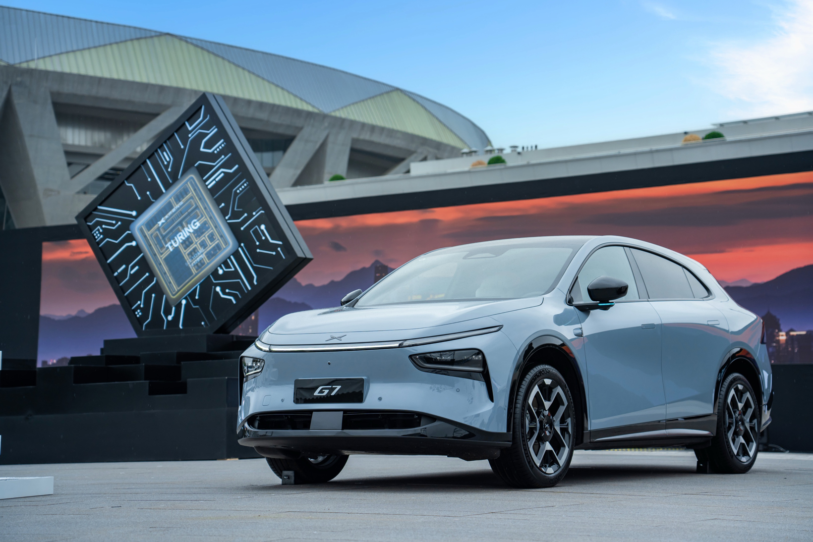 The world's first L3 computing power AI car, the Xpeng G7, was officially launched, starting at 195,800 yuan