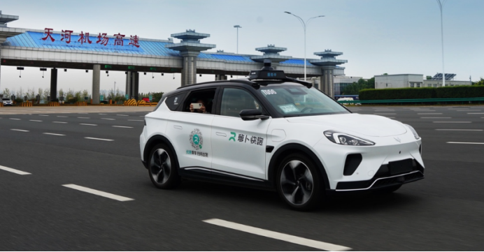 The eve of the disappearance of the steering wheel: the Robotaxi war of the three giants of Tesla, Baidu, and Haro