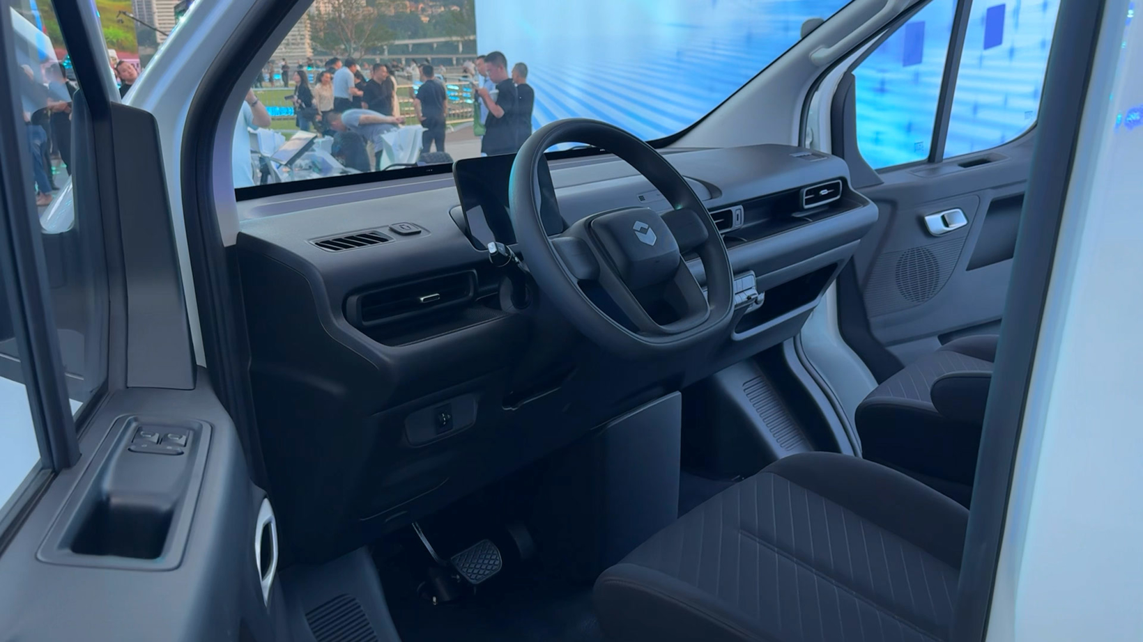 Priced at 89,900 - 225,900 Changan Kaicheng V919 was officially launched